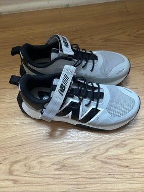 New Balance Kids' Gray and Black Athletic Sneakers with Velcro Strap size 3 wide